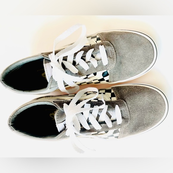 VANS—YOUTH SIZE 6–UNISEX—GREAT CONDITION-GRAY & WHITE CHECK W FLAMES—CLASSIC - Picture 9 of 15